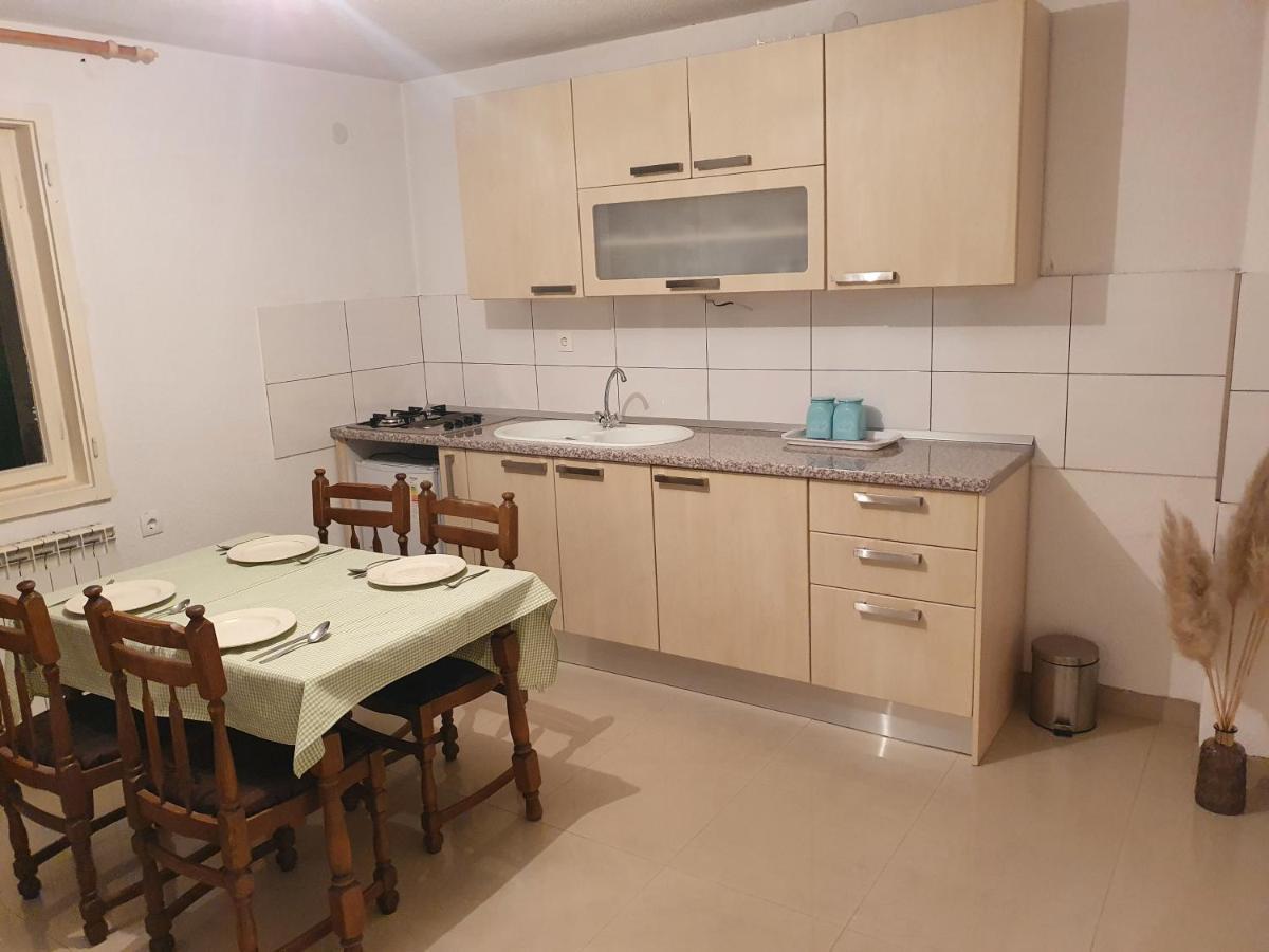 Apartman Luka Sinj Exterior foto
